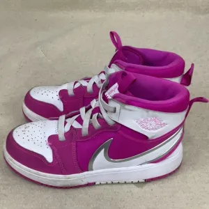 EUC Girls Nike high Top air Jordan’s sneakers