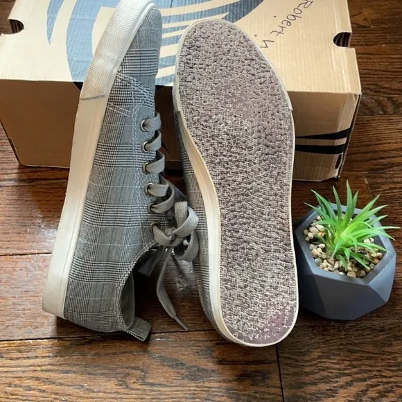 Euc Robert Wayne shoes NICK size 8 gray color