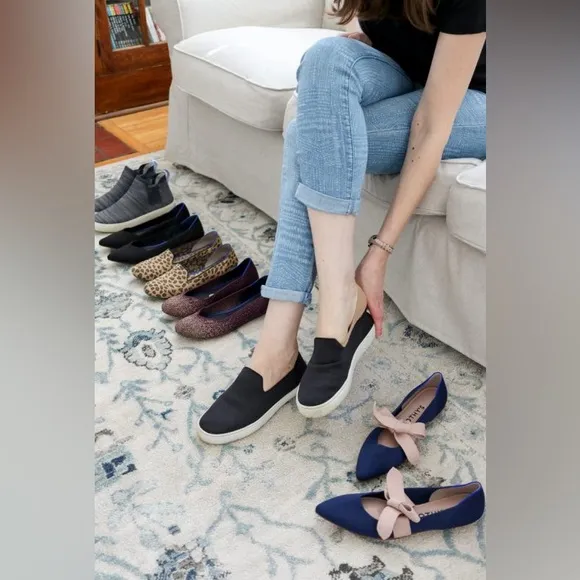 EUC Rothy’s The Original Slip On Sneaker in Navy