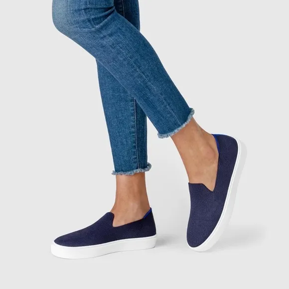 EUC Rothy’s The Original Slip On Sneaker in Navy