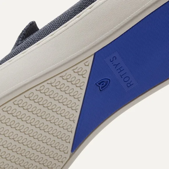 EUC Rothy’s The Original Slip On Sneaker in Navy