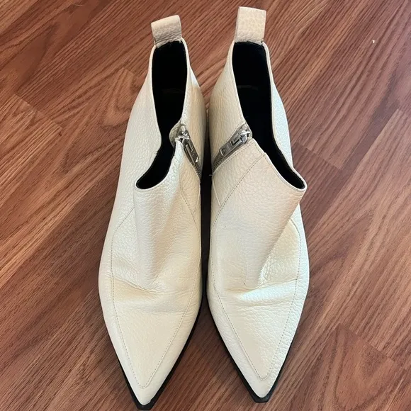 EVERLANE Leather Ankle Boots In Ecru