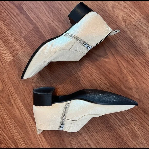 EVERLANE Leather Ankle Boots In Ecru