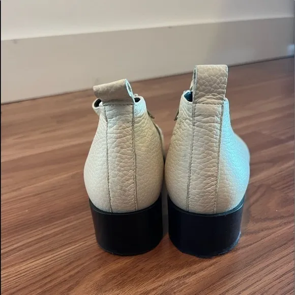 EVERLANE Leather Ankle Boots In Ecru