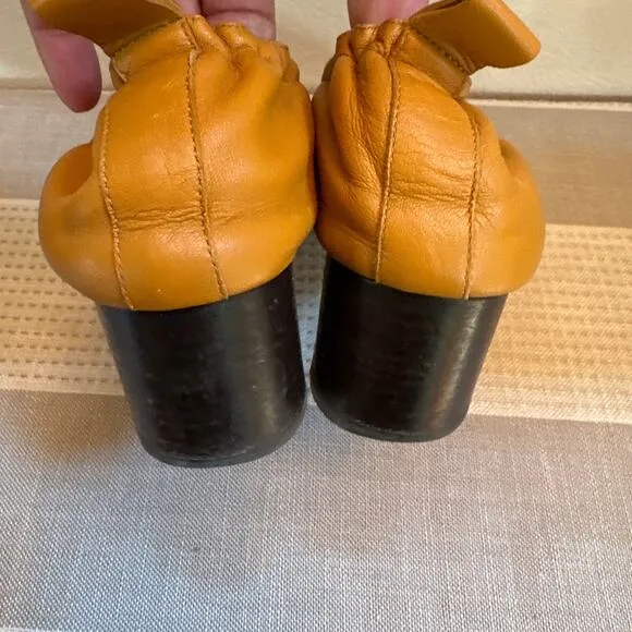 Everlane The Italian Leather Day Heel Shoes Yellow Slip-On Almond Toe Size 7.5
