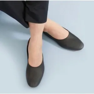 Everlane The Italian Leather Day Glove black slip on ballet shoes