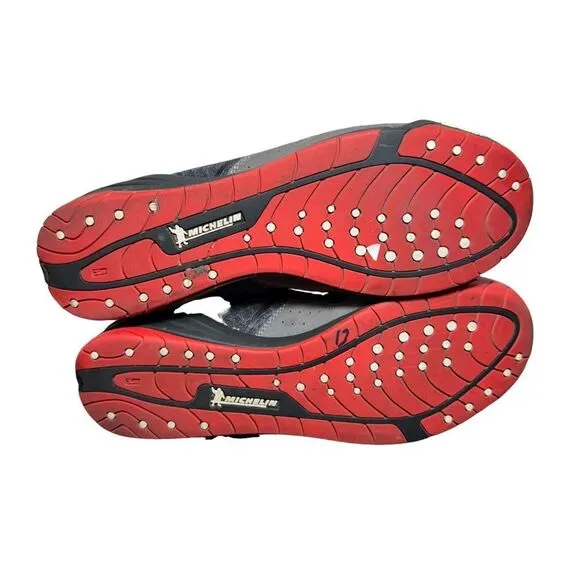 Everlast Gray and Red Athletic Shoes