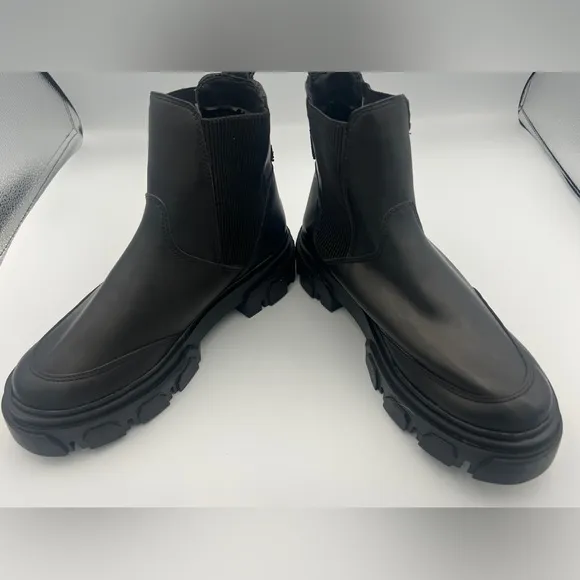 Farm Rio Chelsea Boots Black Beaded Lug Sole Women’s Size 7.5 Made In Brazil NEW