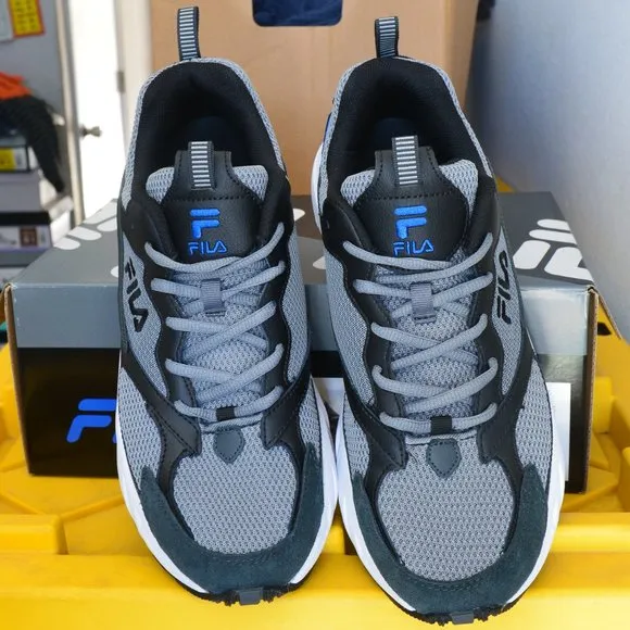 Fila men shoes bundle .Price for 2 pairs