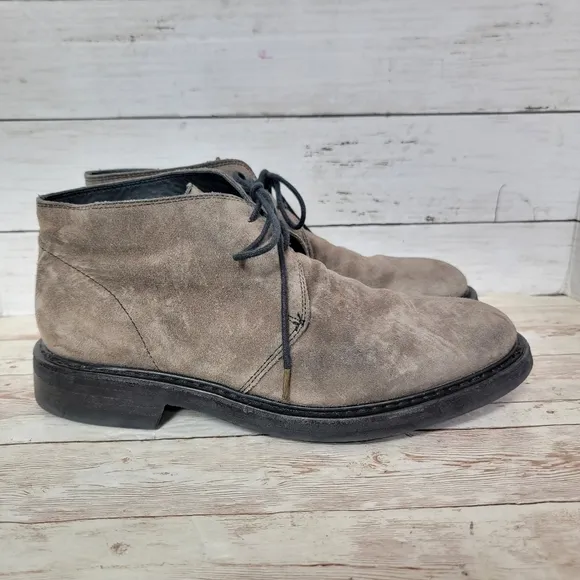Fiorentini   Baker Men's grey suede chukka boots