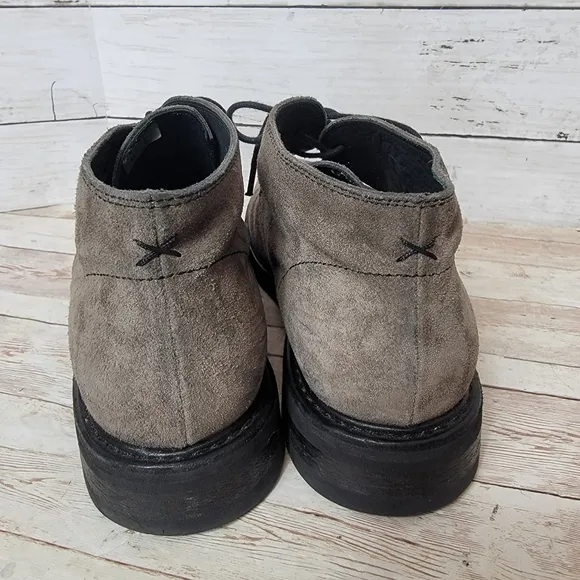 Fiorentini   Baker Men's grey suede chukka boots