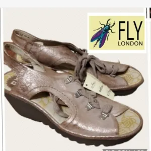 Fly London Ylfa sandals 41/10‎ NWT
