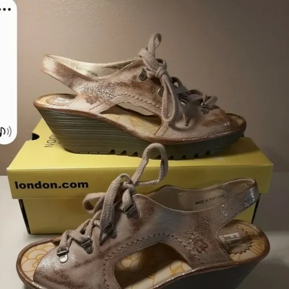Fly London Ylfa sandals 41/10‎ NWT