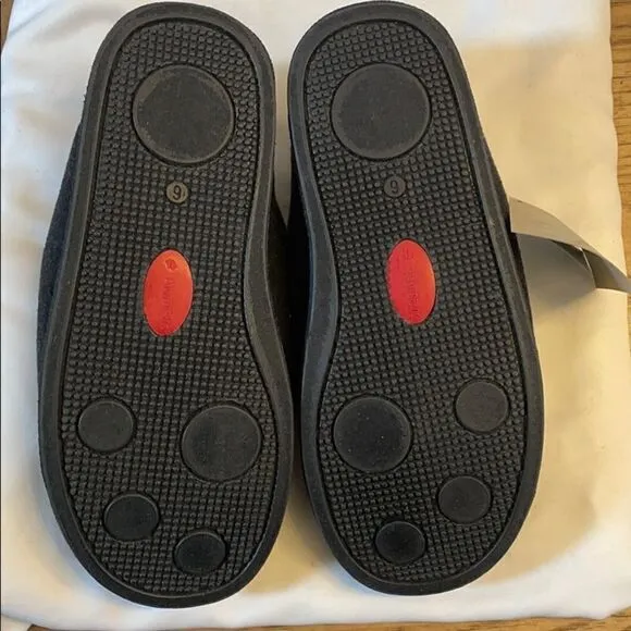 FOAMTREADS WASHABLE HOUSE SHOES.  SIZE 6…