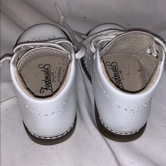 Footmates baby walking shoes medium size 2.5