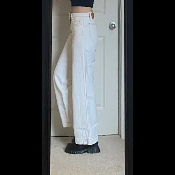 Frame Denim Le Pixie Italian Wide Leg Denim Jeans in Blanc, size 25 petite