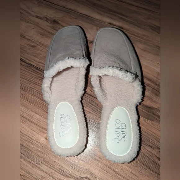 Franco Sarto tan leather mules with faux fur lining. Size 10 women's shoes.