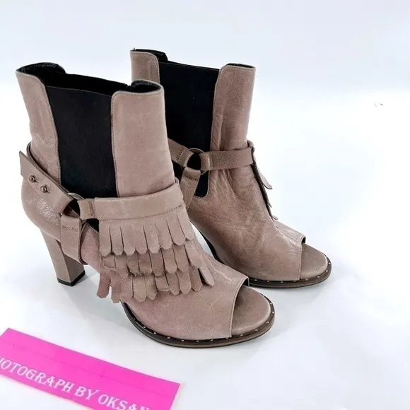 FREDA SALVADOR BLACK LEATHER HARNESS FRINGES OPEN TOE ANKLE BOOTS Gray size 8.5