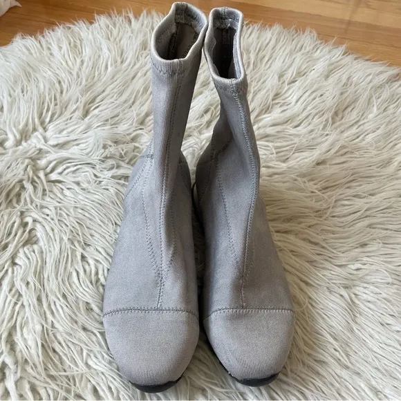 Free People Astral Gray Fabric Silver Pull On Sock Sneaker Bootie Boots Size 39