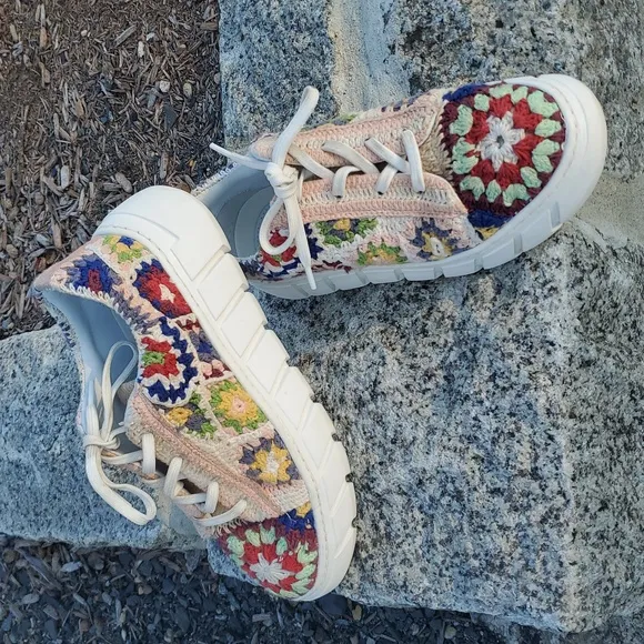 Free People Catch Me If You Can Crochet Platform Sneakers Size 7.5