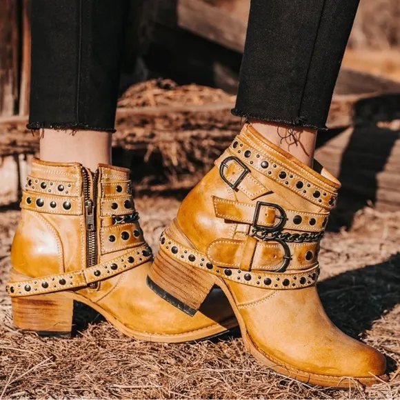 Freebird Banana Sandra Boots Size 9