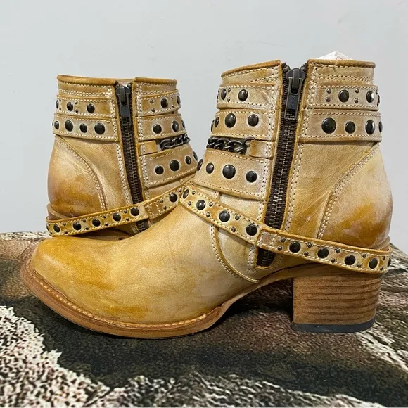 Freebird Banana Sandra Boots Size 9
