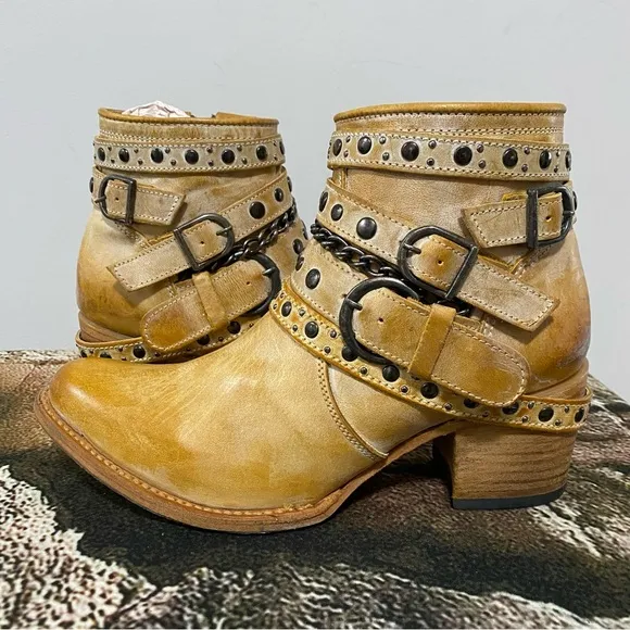 Freebird Banana Sandra Boots Size 9