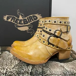 Freebird Banana Sandra Boots Size 9