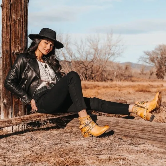 Freebird Banana Sandra Boots Size 9