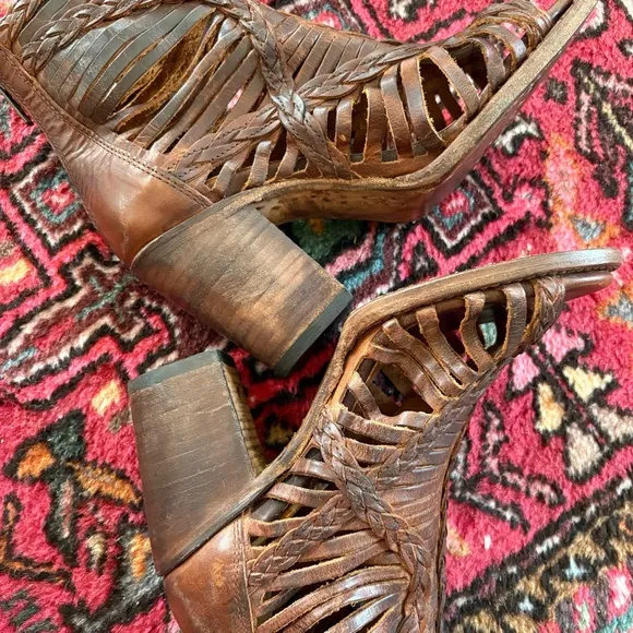 Freebird by Steven BELLA Brown Sandals with heel size 8 boho leather festival
