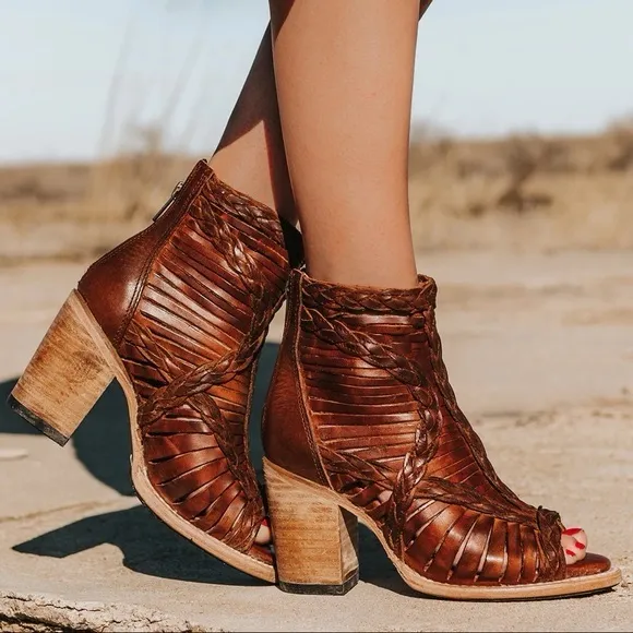 Freebird by Steven BELLA Brown Sandals with heel size 8 boho leather festival