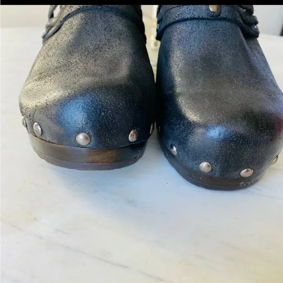 𝅺FRYE black mules slip on shoes sz 7M