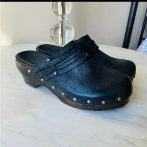 𝅺FRYE black mules slip on shoes sz 7M
