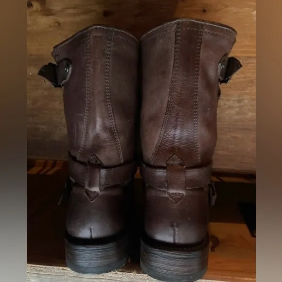 FRYE Boots JAYDEN CROSS ENGINEER Leather Antique Dark Brown Distressed Size 7.5