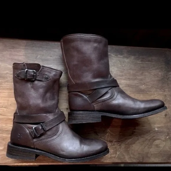 FRYE Boots JAYDEN CROSS ENGINEER Leather Antique Dark Brown Distressed Size 7.5