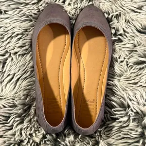 Frye Carson Ballet leather flats in color steel blue size 10M. New in box.