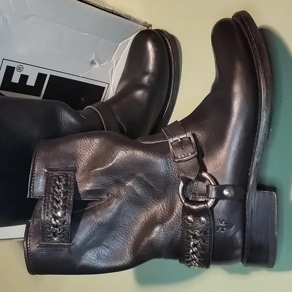 Frye Jenna Chain Moto Boot
