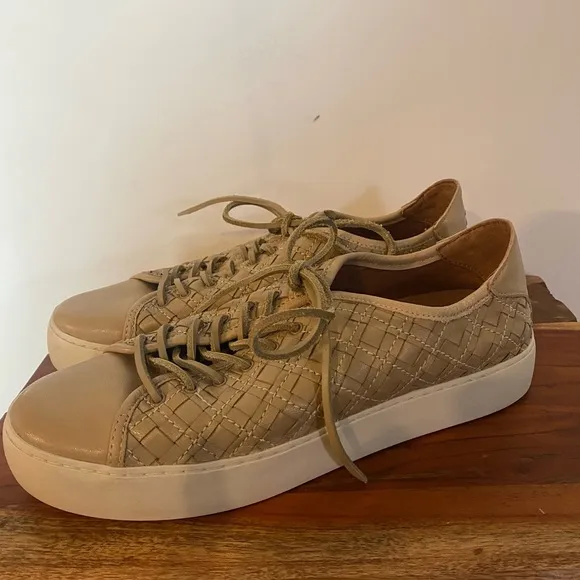 FRYE Lena Woven Low Lace Sneakers platform. Leather lace minimalist modern 9.5