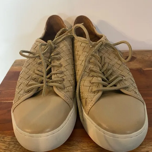 FRYE Lena Woven Low Lace Sneakers platform. Leather lace minimalist modern 9.5
