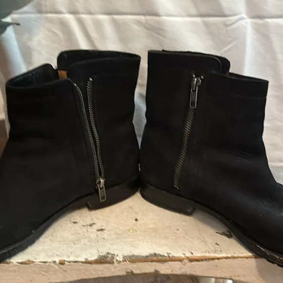 Frye | Women’s | Natalie | double zip | black | suede | leather | 8.5 | boots