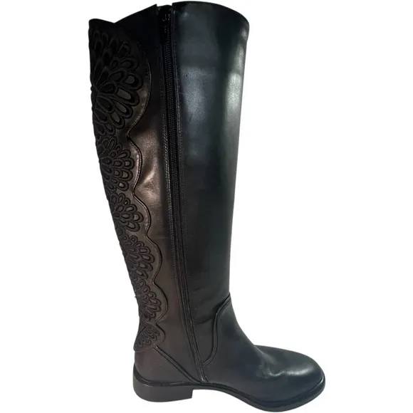 Gianni Bini Alybeth Boots 8.5 black low heel new in box embroidered leather