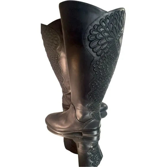 Gianni Bini Alybeth Boots 8.5 black low heel new in box embroidered leather