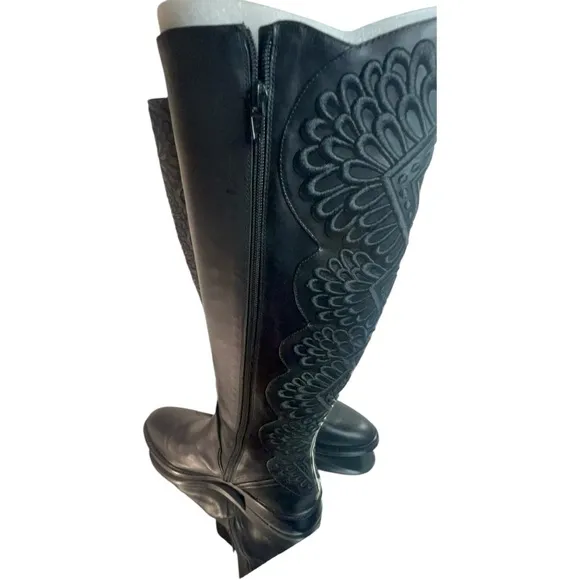 Gianni Bini Alybeth Boots 8.5 black low heel new in box embroidered leather