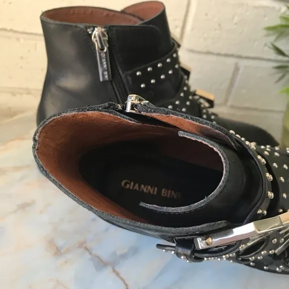 Gianni Bini Black Studded Leather Ankle Booties Size 6