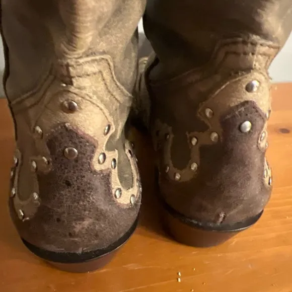 Gianni Bini Suede Western Style Tall Studded Snip Toe Designer Boots Sz 7