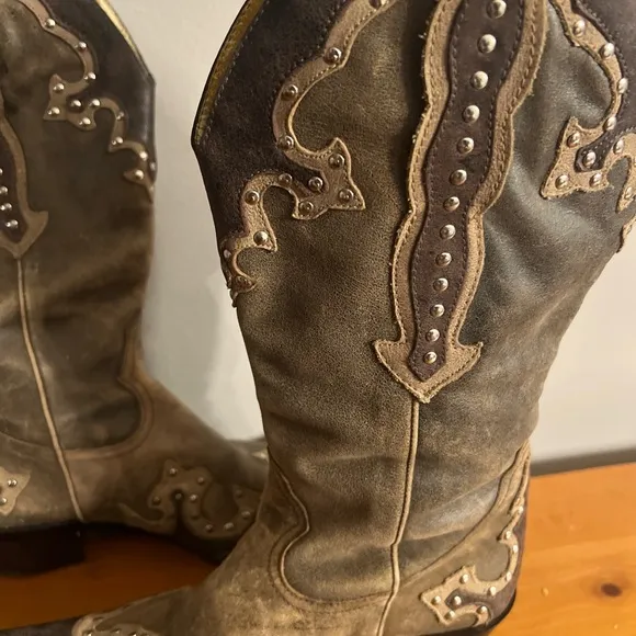 Gianni Bini Suede Western Style Tall Studded Snip Toe Designer Boots Sz 7