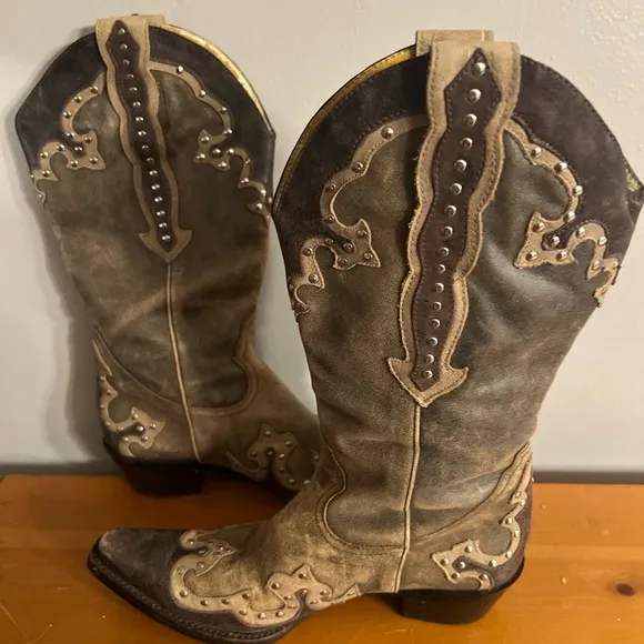 Gianni Bini Suede Western Style Tall Studded Snip Toe Designer Boots Sz 7
