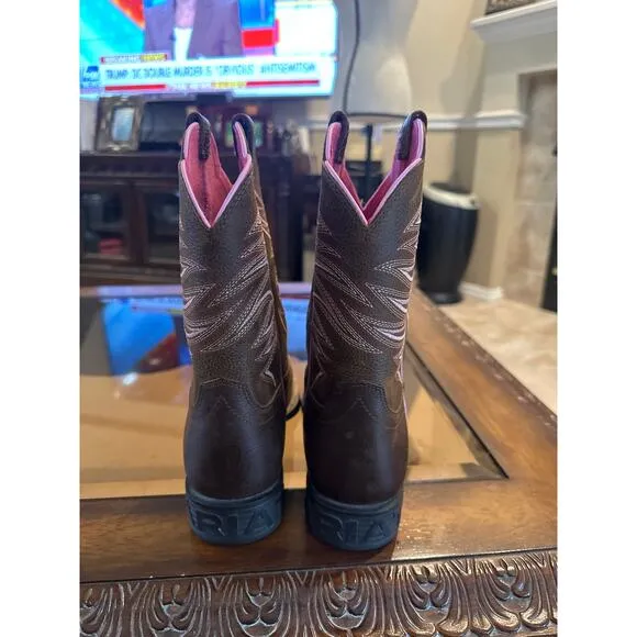 Girls Ariat Leather Western Cowboy Boots. Size 4
