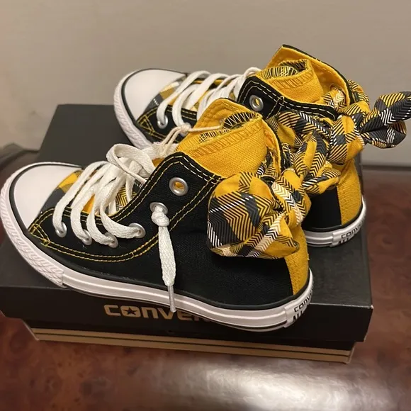 Girls Converse bow high top sneakers