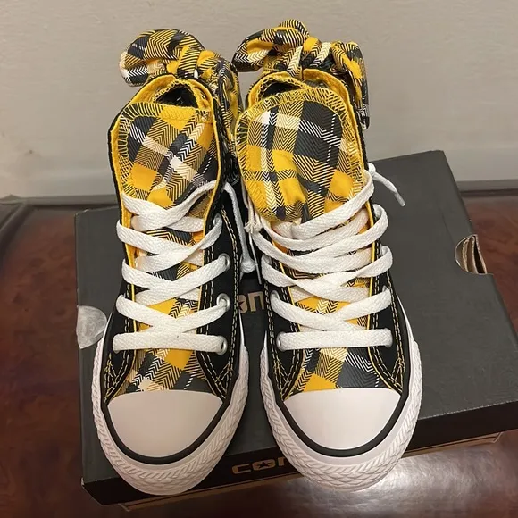 Girls Converse bow high top sneakers